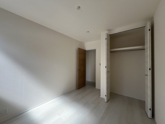 高浜市呉竹町第3　新築一戸建　＜4号棟＞の収納|5.4帖洋室クローゼット