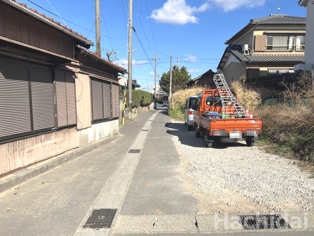 高浜市呉竹町第3　新築一戸建　＜4号棟＞の前面道路含む現地写真|物件の陽当りや通風・仕様設備やお部屋の大きさの比較、近隣・周辺環境や街並みなど、資料には掲載していない情報が現地にはたくさんあります。
ぜひ、建物だけでなく周辺環境もご確認ください！
