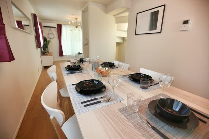 豊島区上池袋1丁目　中古戸建の居間・リビング|現地写真

現地ご見学希望・資料請求などお気軽にお問い合わせ下さい！
03-5990-5201