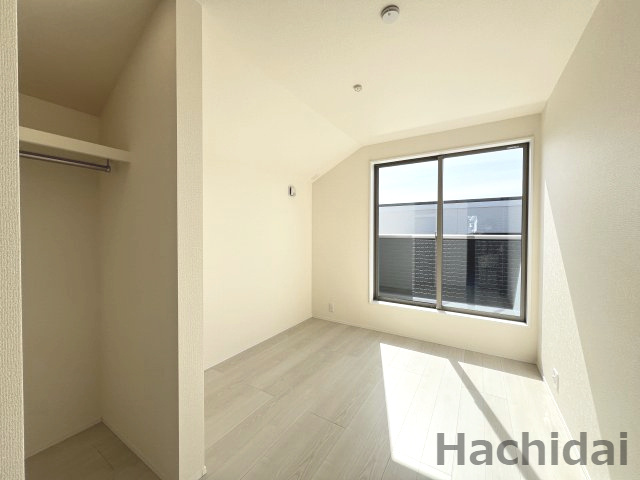 高浜市呉竹町第3　新築一戸建　＜3号棟＞の洋室|南側5.1帖洋室