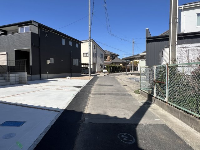 高浜市呉竹町第3　新築一戸建　＜3号棟＞の前面道路含む現地写真