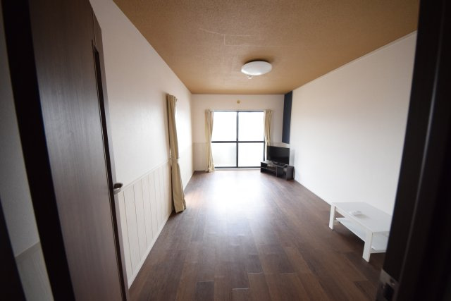 フォーサイトストゥディオ堤の居間・リビング|使いやすいリビングです