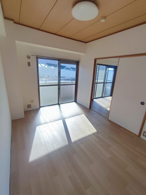 【洋室】 | カーサロブレ