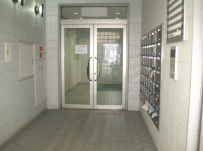 【エントランス】 | カーサロブレ