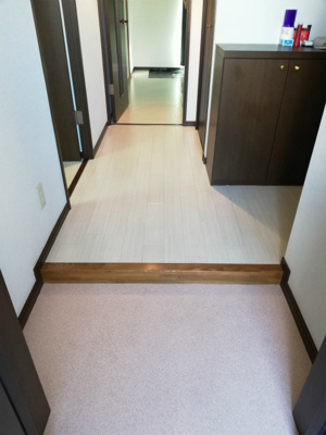 【玄関】 | カーサロブレ