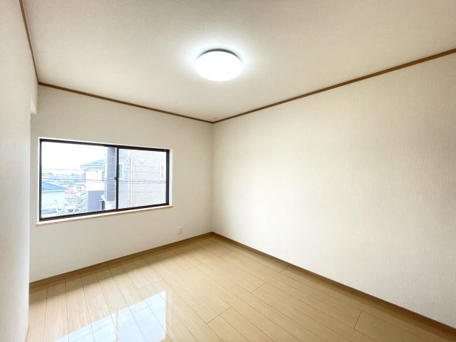 八戸市大字新井田字石動木平の内観：施工例|【同仕様写真】各居室にエアコン用コンセントを設置予定です。