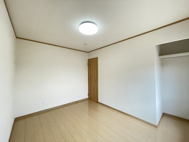 八戸市大字新井田字石動木平の内観：施工例|【同仕様写真】全居室にコンセントとTVジャックを設置します。