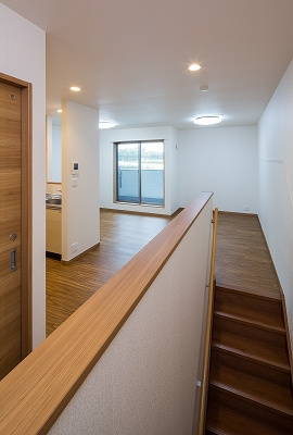 仮称）西之島中屋敷６８８連家轟の駐車場|ガレージ付(W2500×H2450×D5915)　電動シャッター(リモコン付)を完備しています。