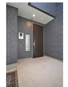 【エントランス】 | アルーエム千田 | ゆとりのあるエントランスです