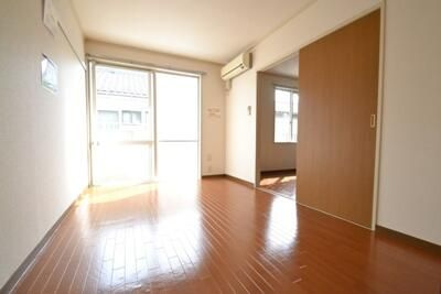 アーバンシェルの居間・リビング