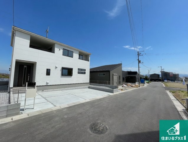 1(土)2(日)現地案内可能！　北葛城郡広陵町大野　の前面道路含む現地写真|周辺は閑静な住宅街！前面道路広々で車の出し入れも便利です。駐車が苦手な方でも安心して車庫入れできます！
