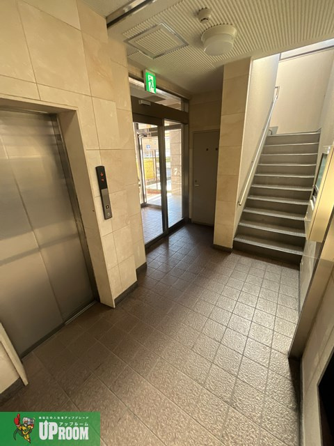 ディージービル小牧中央のロビー