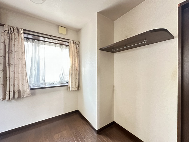 【洋室】 | 新座市野火止8丁目　中古一戸建住宅　(志木本店) | 洋室4.5帖