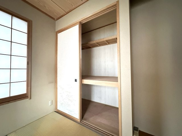 【収納】 | 新座市野火止8丁目　中古一戸建住宅　(志木本店) | 6.0帖の和室に、押入れを備えています。
