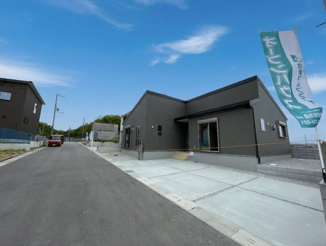 ●29(土)30(日)現地案内可能！　北葛城郡広陵町大野　全5邸の前面道路含む現地写真|周辺は閑静な住宅街！前面道路広々で車の出し入れも便利です。駐車が苦手な方でも安心して車庫入れできます！