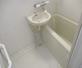 新品家具付きマンション大谷口上町1(KaGood東京)の浴室