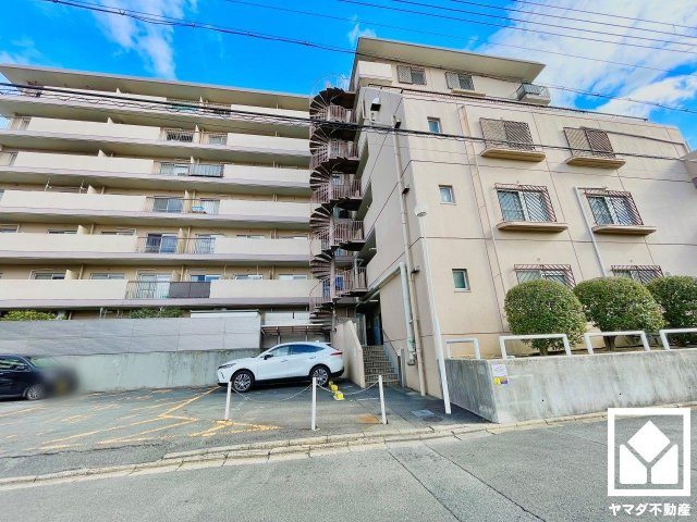 メゾン深草の外観