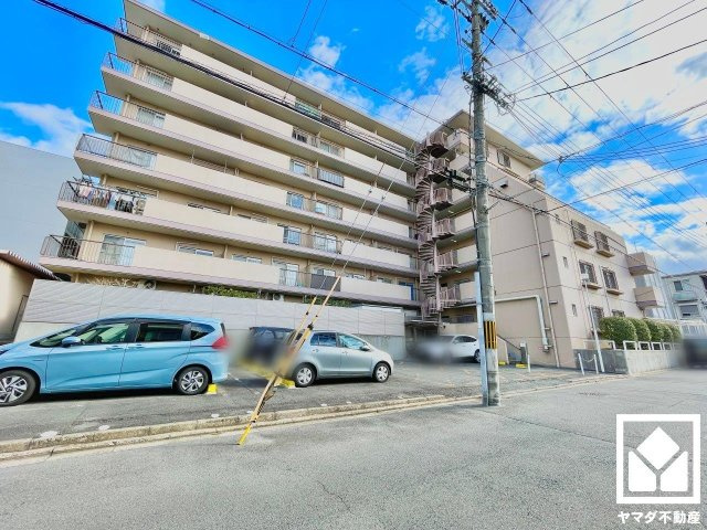 メゾン深草の外観