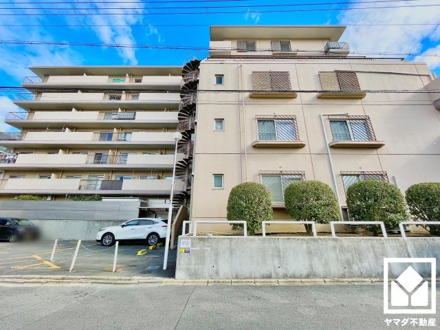 メゾン深草の外観