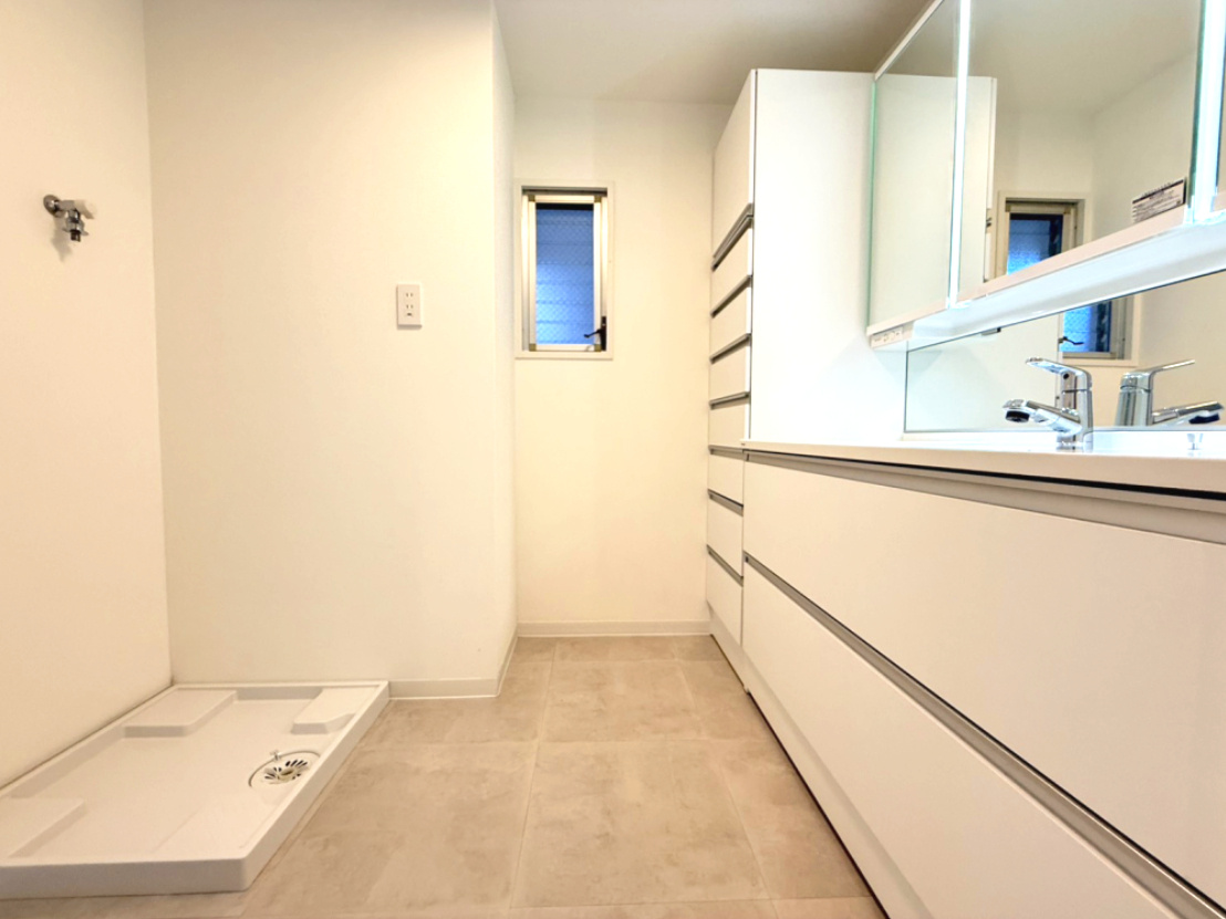 コンフォール学園緑が丘第1　六号棟の洗面所|洗面スペースです