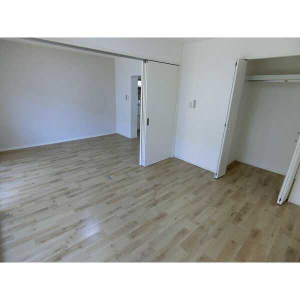 サンライフ六名の収納