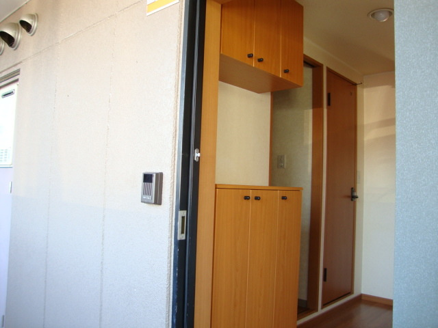 熊本市南区島町４丁目のアパートの玄関