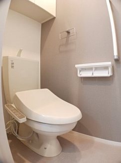 【トイレ】 | ウッドスプリング山根　Ａ　1ＬＤＫＴＳ | トイレもきれいです
