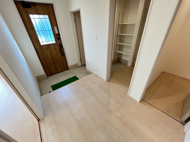 小山市中久喜　新築戸建1-1の玄関