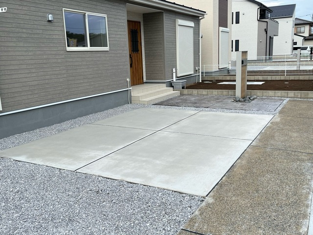 小山市中久喜　新築戸建1-1の駐車場