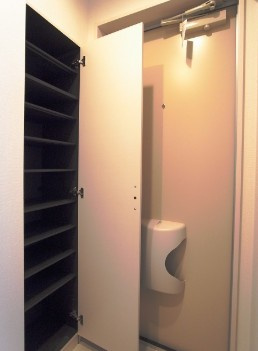 リブリ・サン・ウエスト の玄関|別部屋参照写真