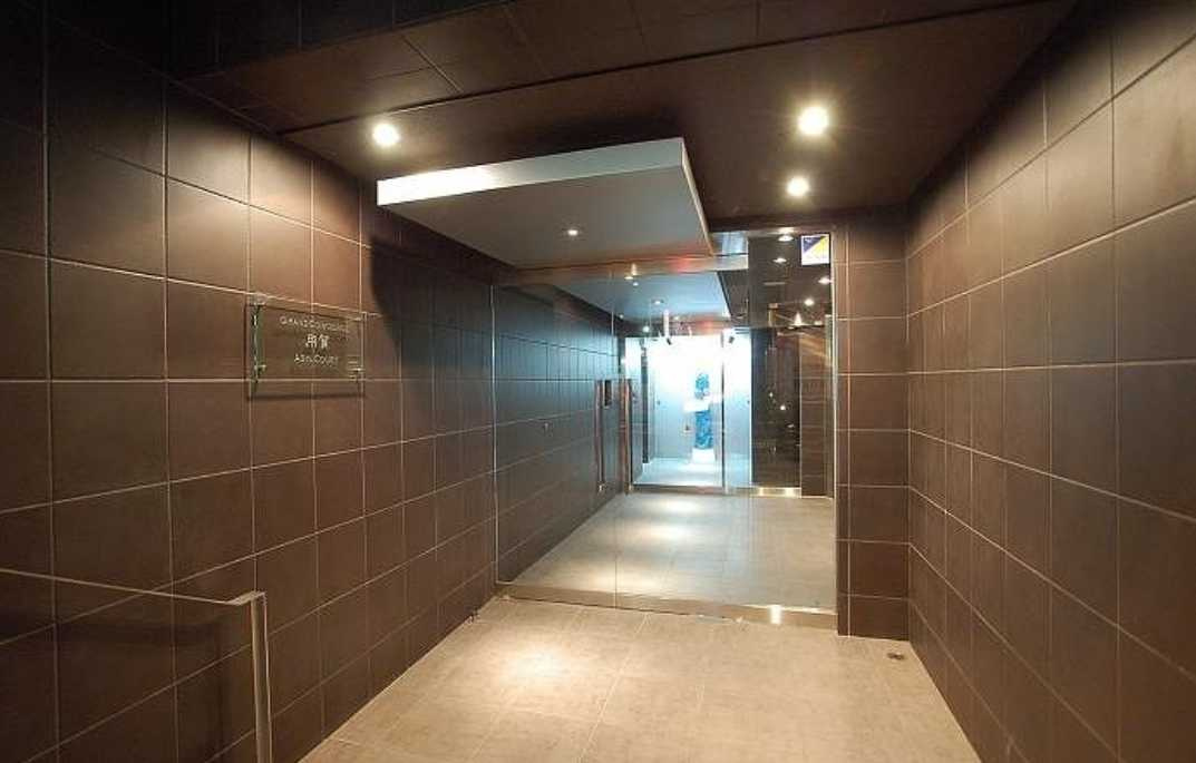 グランドコンシェルジュ用賀アジールコート　ネット無料　分譲賃貸　角部屋のエントランス