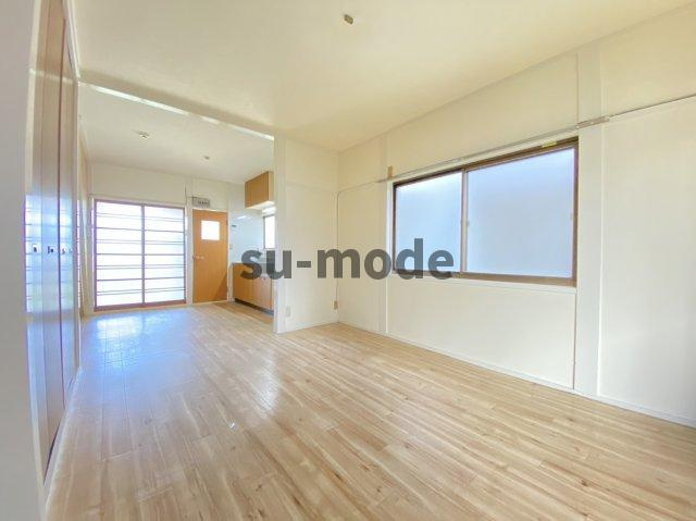 水尾連棟貸家の居間・リビング