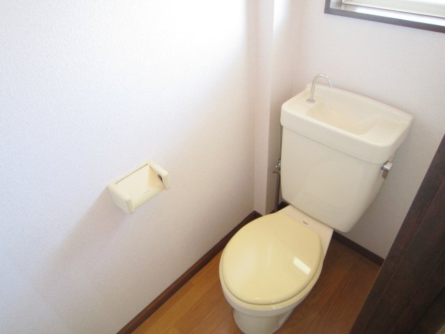 ひたちなか市高場６丁目のアパートのトイレ