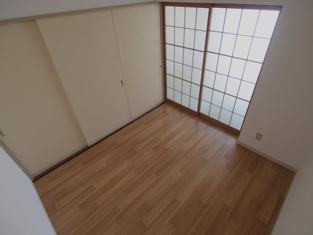 サンシティ峰の洋室