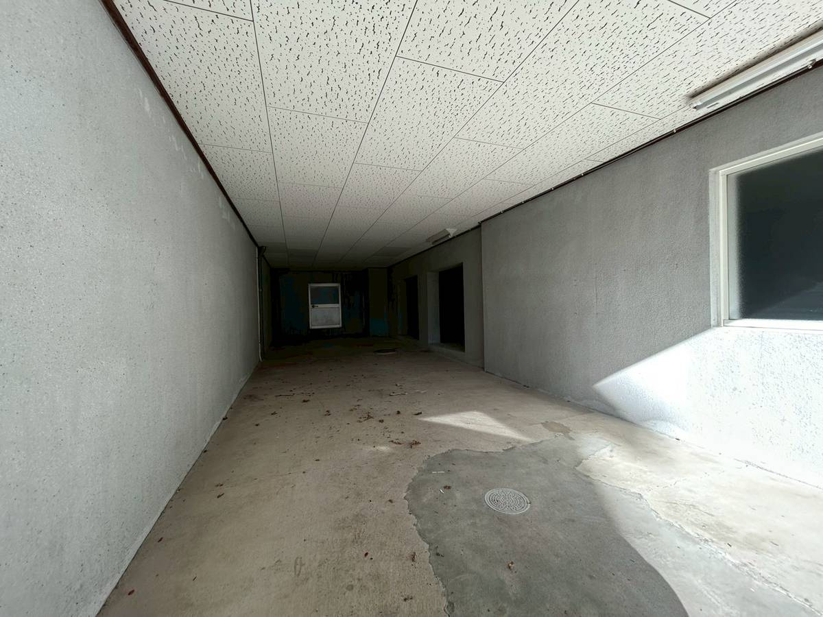 長岡京市長岡天神5丁目の駐車場|駐車場は奥行きがあり、２台の駐車が可能です（車種による制限あり）