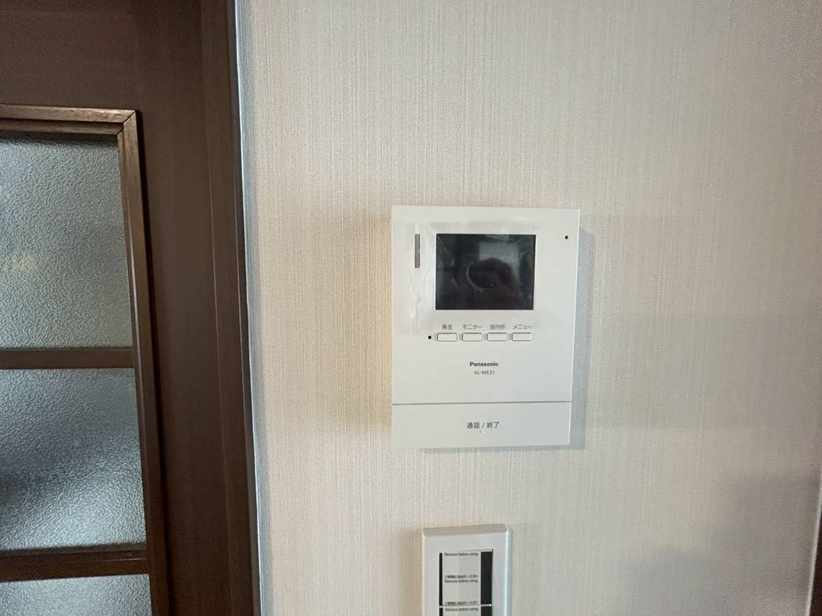 長岡京市長岡天神5丁目の防犯設備|TVモニターホンは、来客の顔を確認でき、防犯面において安心感があります。