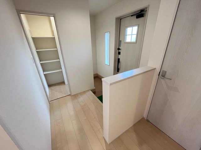小山市中久喜　新築戸建1-2の玄関