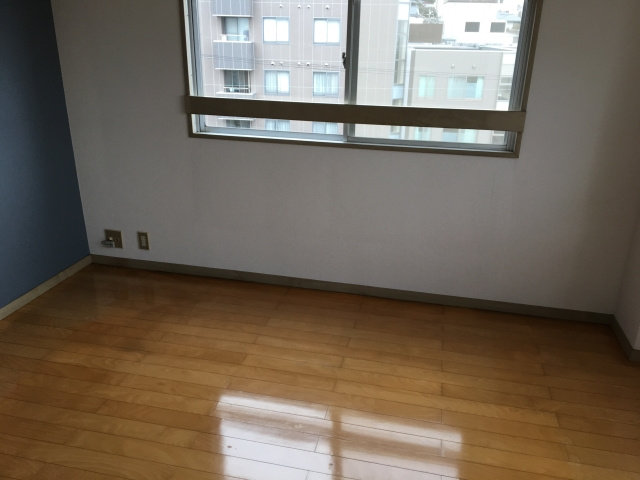 ステープル六供の洋室