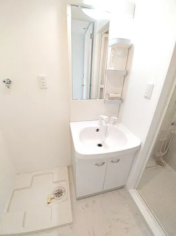 高槻市　阪急京都線「上牧」駅徒歩約2分　一棟収益マンション　ルネス上牧の独立洗面台