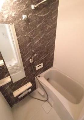 小平市学園西町１丁目の賃貸マンションの浴室