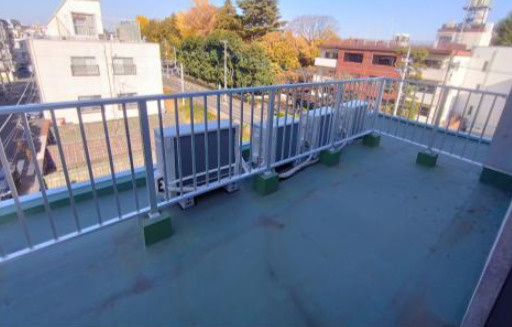 小平市学園西町１丁目の賃貸マンションのバルコニー