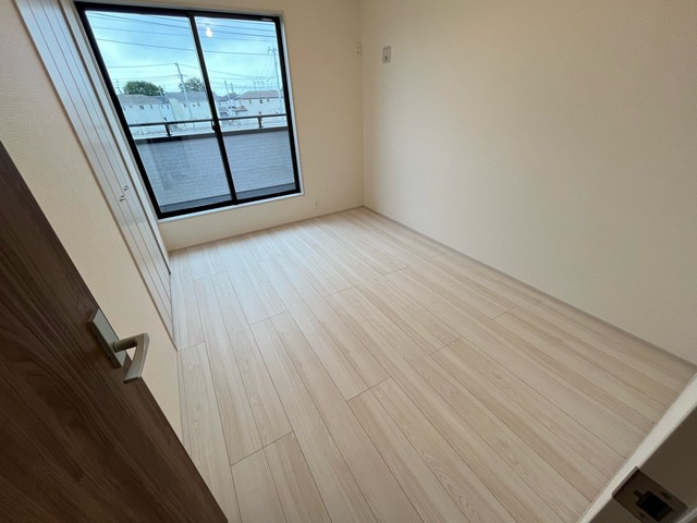 小山市中久喜　新築戸建1-3の洋室