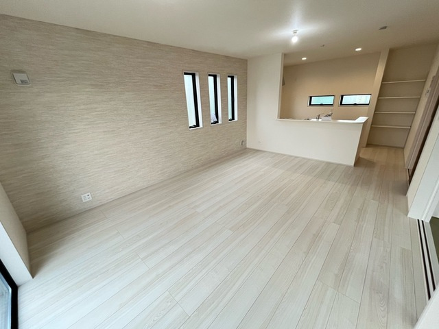 小山市中久喜　新築戸建1-3の居間・リビング