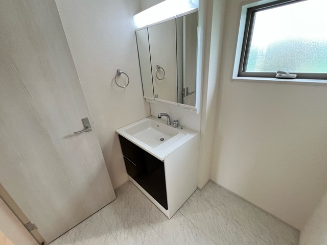 小山市中久喜　新築戸建1-4の独立洗面台