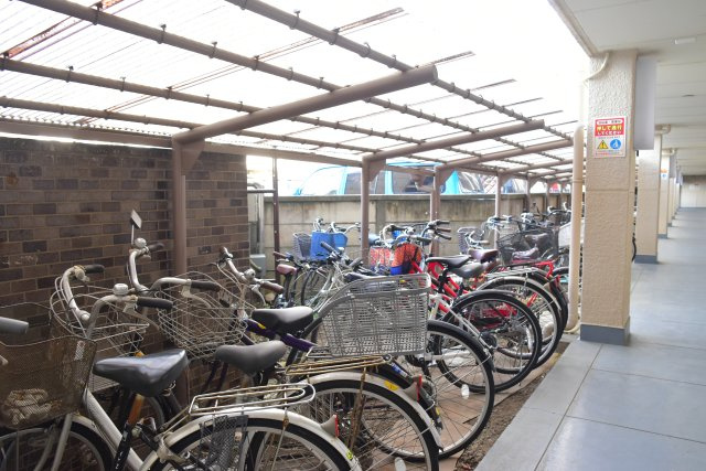 調布市国領町１丁目の中古マンションの駐車場