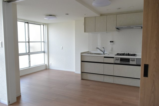 調布市国領町１丁目の中古マンションの居間・リビング