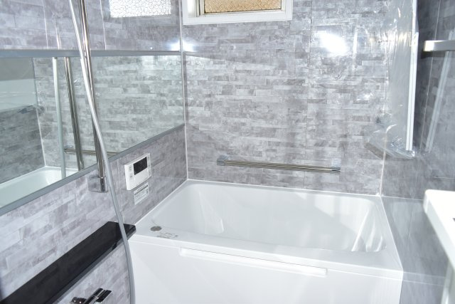 調布市国領町１丁目の中古マンションの浴室