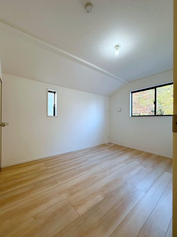 安佐北区口田4丁目No.2の洋室|2階6帖の洋室☆