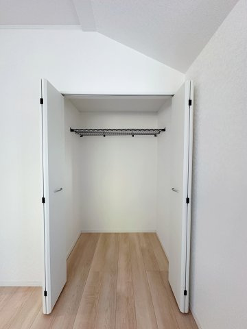 安佐北区口田4丁目No.2の収納|2階6帖洋室のクローゼット☆