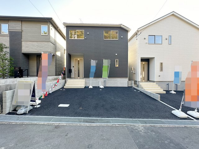 安佐北区口田4丁目No.2の駐車場|車は並列3台駐車可能☆
広々とした駐車スペースは来客時なども安心なので気軽に家族や友人を招くことができます♪